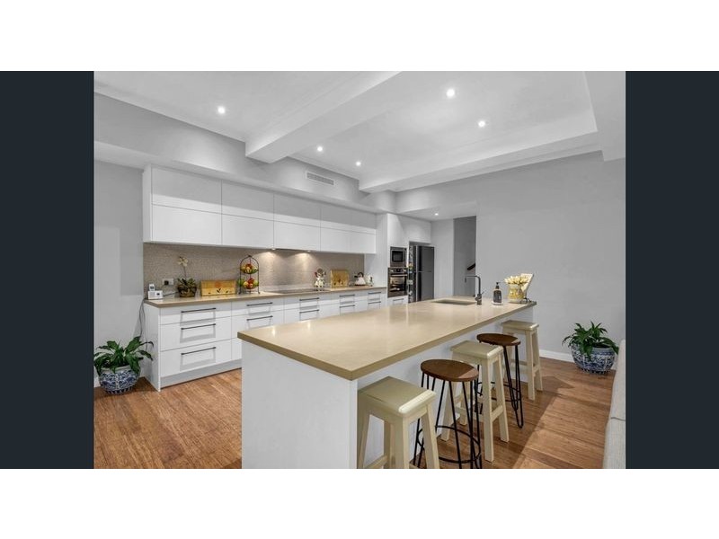 52 Lytton Road, Bulimba QLD 4171
