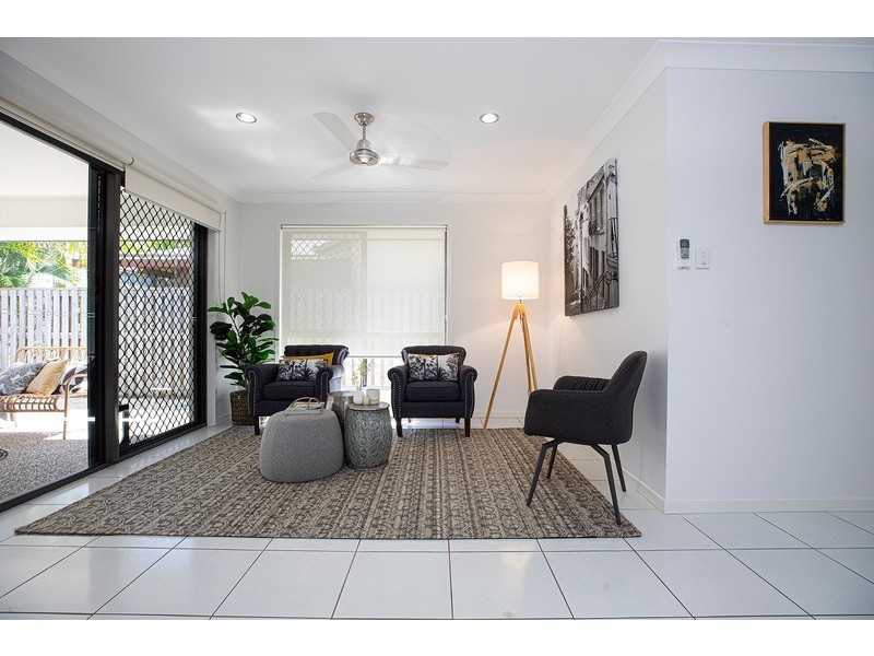 2 Dickson Court, Rural View QLD 4740
