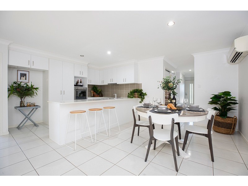 2 Dickson Court, Rural View QLD 4740