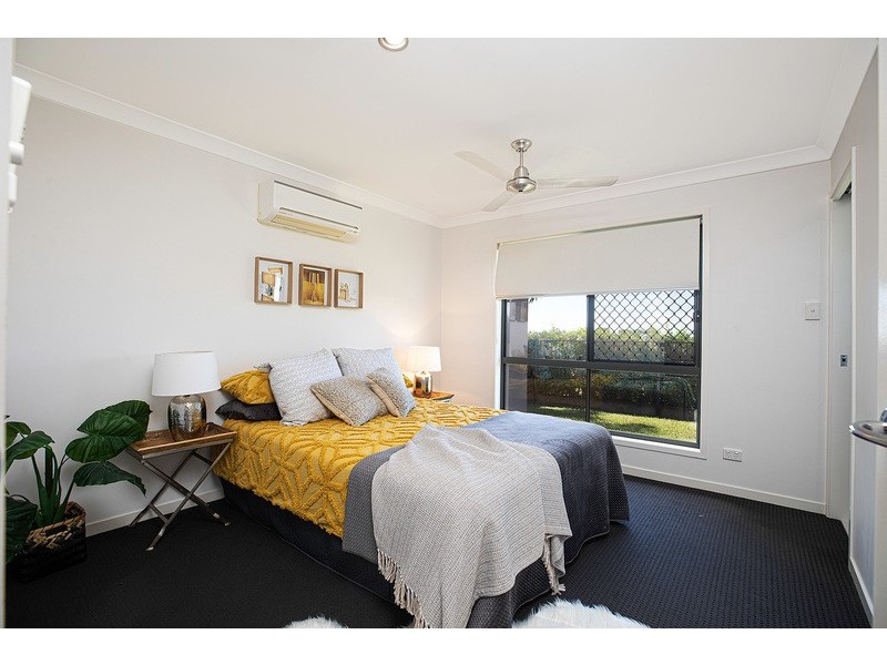 2 Dickson Court, Rural View QLD 4740