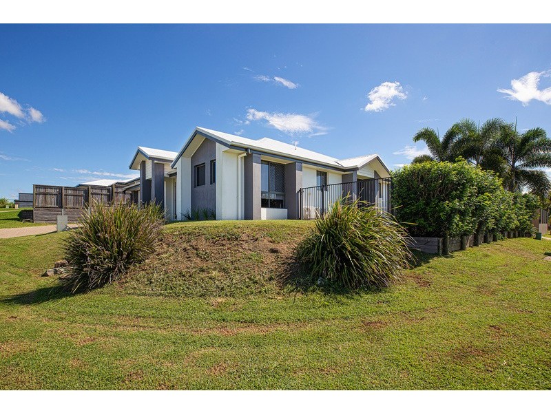 2 Dickson Court, Rural View QLD 4740