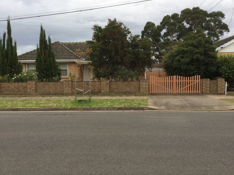 1 Greenock Drive, Sturt SA 5047