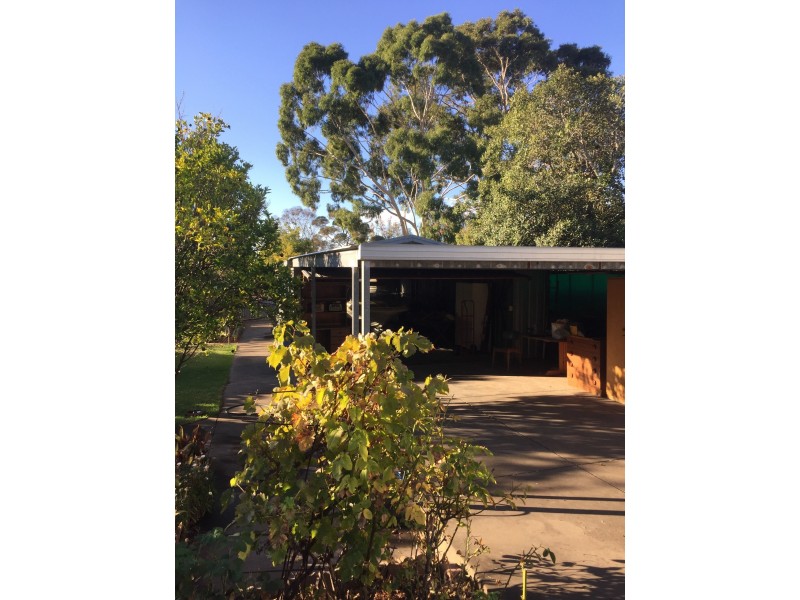 1 Greenock Drive, Sturt SA 5047