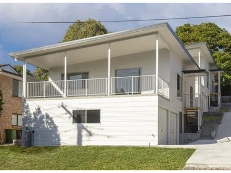 11 Seabreeze Parade, Green Point NSW 2428