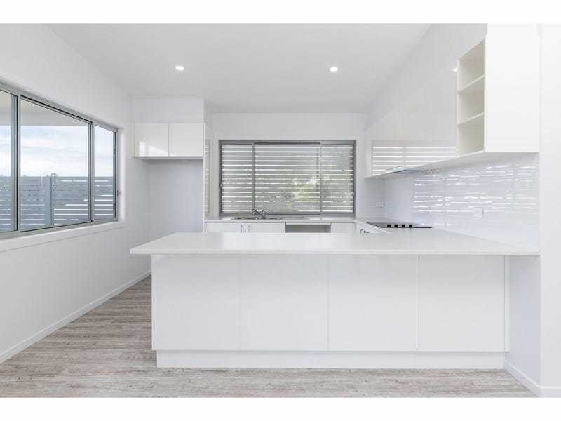 11 Seabreeze Parade, Green Point NSW 2428