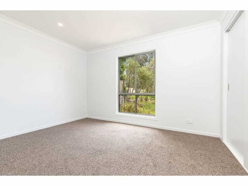 11 Seabreeze Parade, Green Point NSW 2428