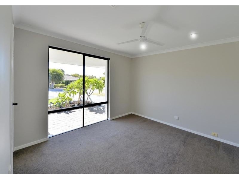 21 Silvertop Avenue, Halls Head WA 6210