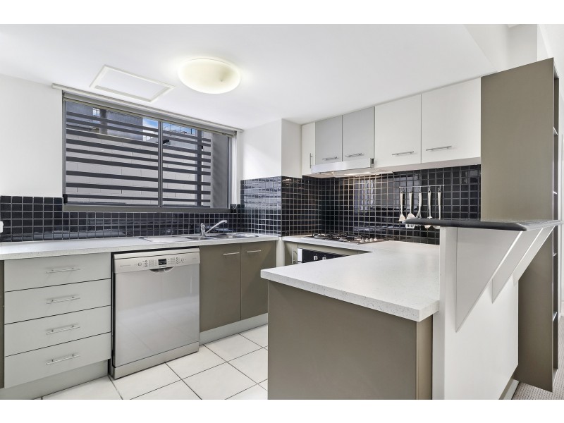 8/27 Station Road, Indooroopilly QLD 4068