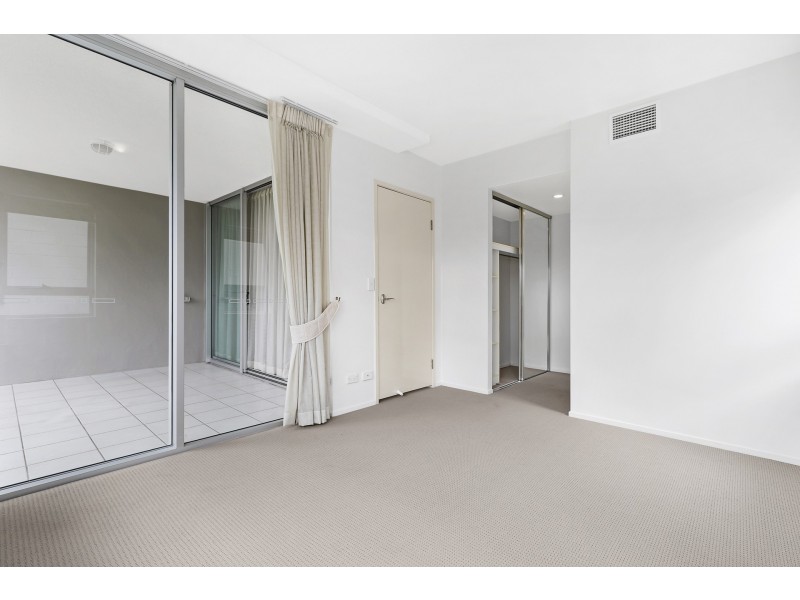 8/27 Station Road, Indooroopilly QLD 4068