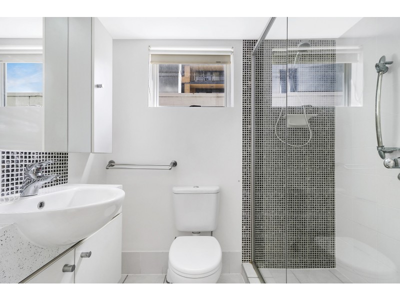 8/27 Station Road, Indooroopilly QLD 4068