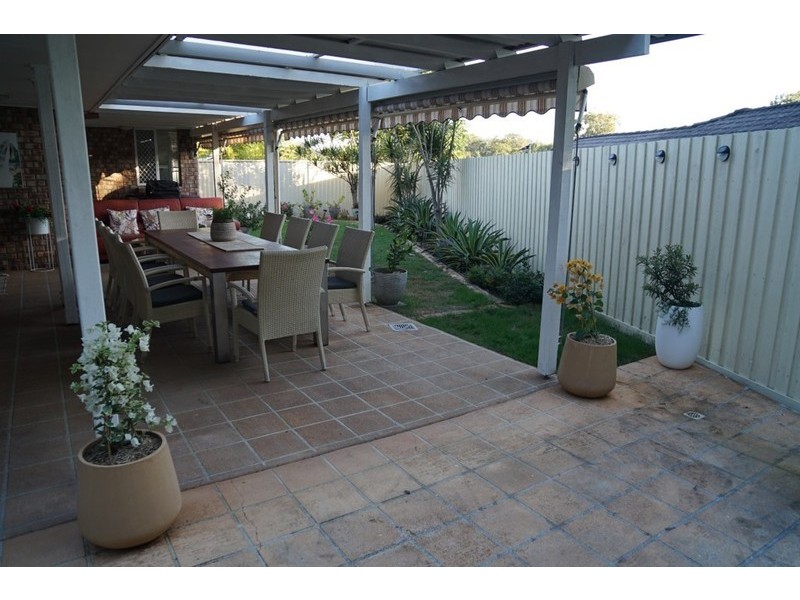 6 Yarraglen Place, Arundel QLD 4214