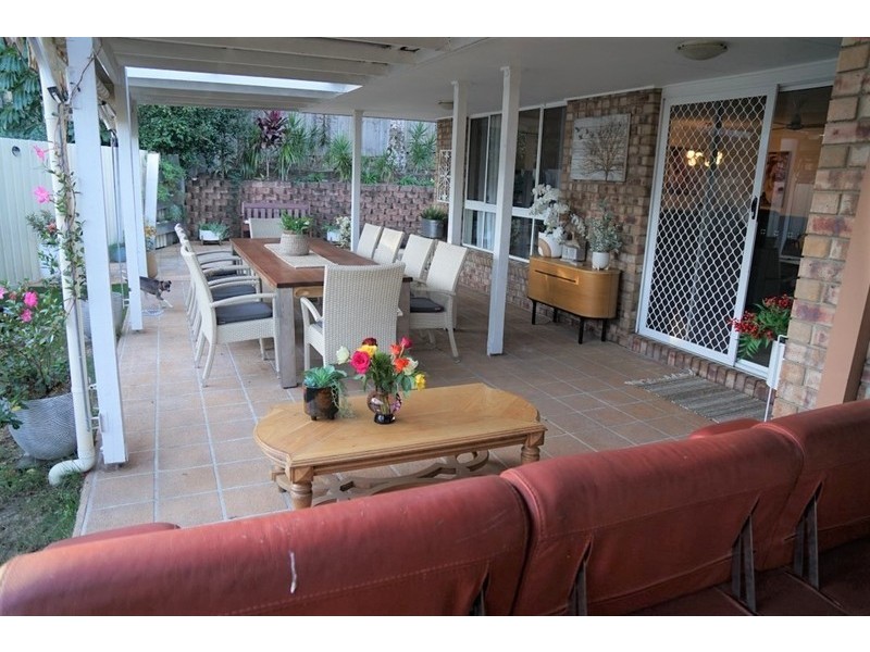 6 Yarraglen Place, Arundel QLD 4214