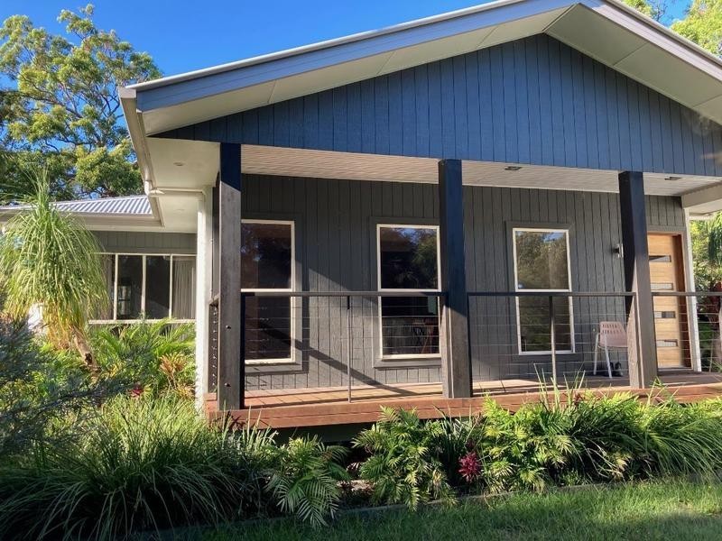 9 Calmwaters Cresent, Macleay Island QLD 4184