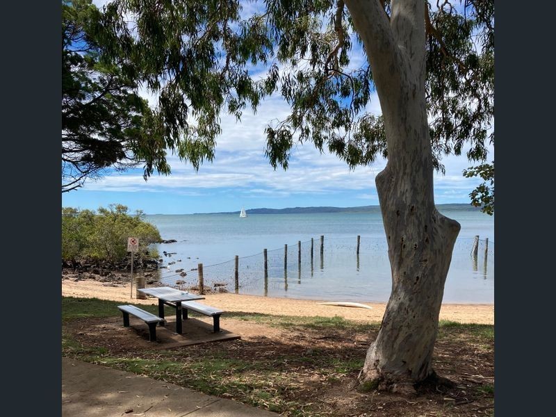 9 Calmwaters Cresent, Macleay Island QLD 4184