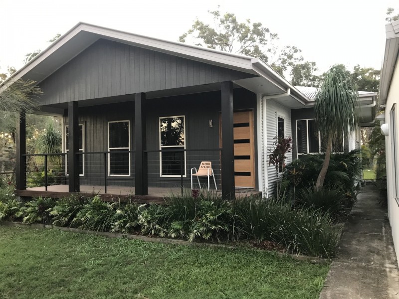 9 Calmwaters Cresent, Macleay Island QLD 4184
