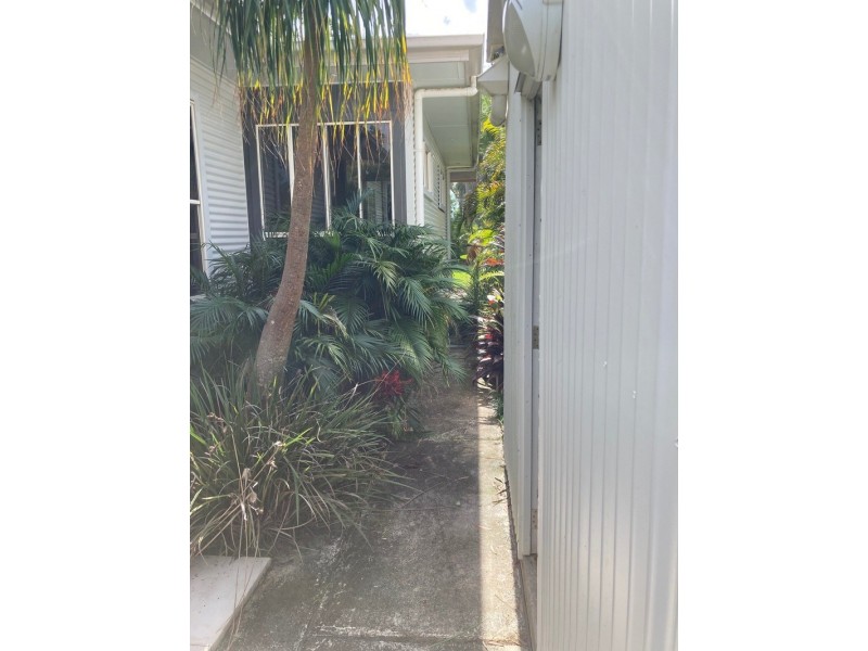 9 Calmwaters Cresent, Macleay Island QLD 4184