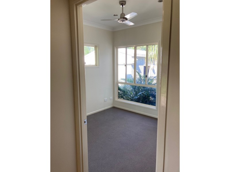 9 Calmwaters Cresent, Macleay Island QLD 4184