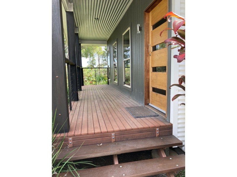 9 Calmwaters Cresent, Macleay Island QLD 4184