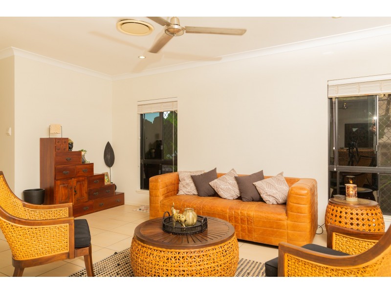 21 Douglas Crescent, Rural View QLD 4740