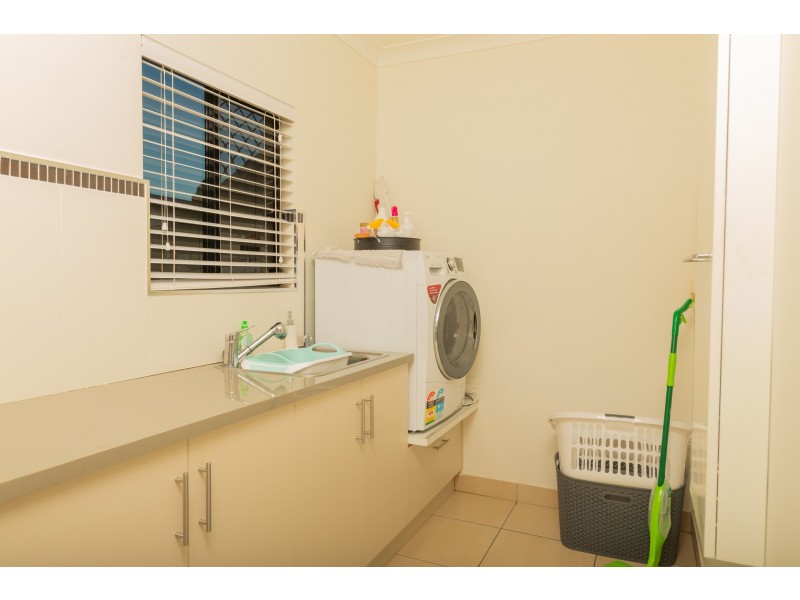 21 Douglas Crescent, Rural View QLD 4740