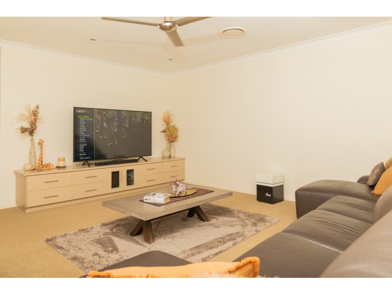 21 Douglas Crescent, Rural View QLD 4740