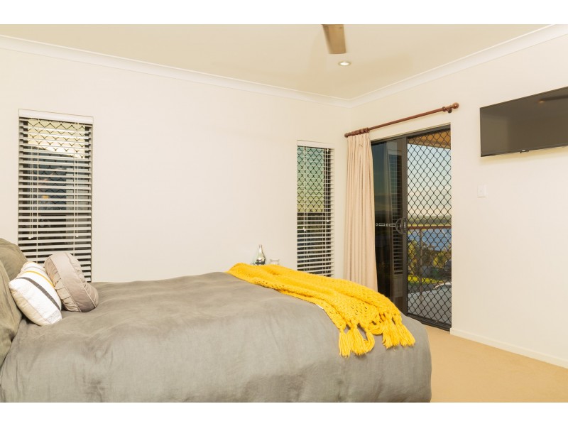21 Douglas Crescent, Rural View QLD 4740