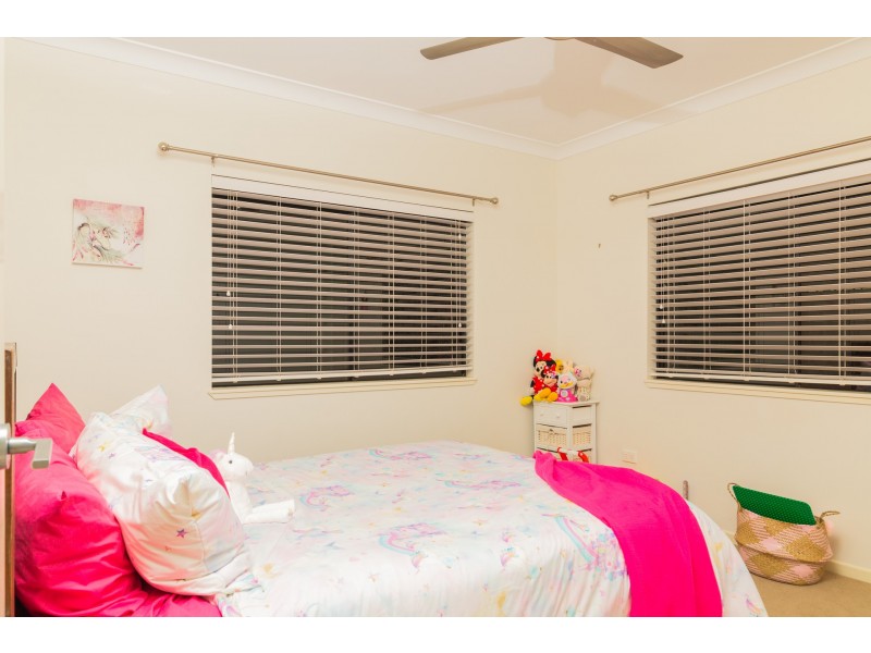 21 Douglas Crescent, Rural View QLD 4740