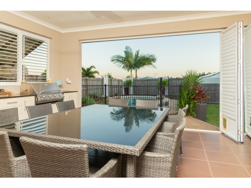21 Douglas Crescent, Rural View QLD 4740