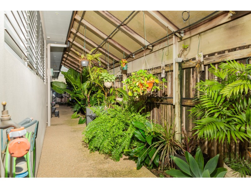 21 Douglas Crescent, Rural View QLD 4740