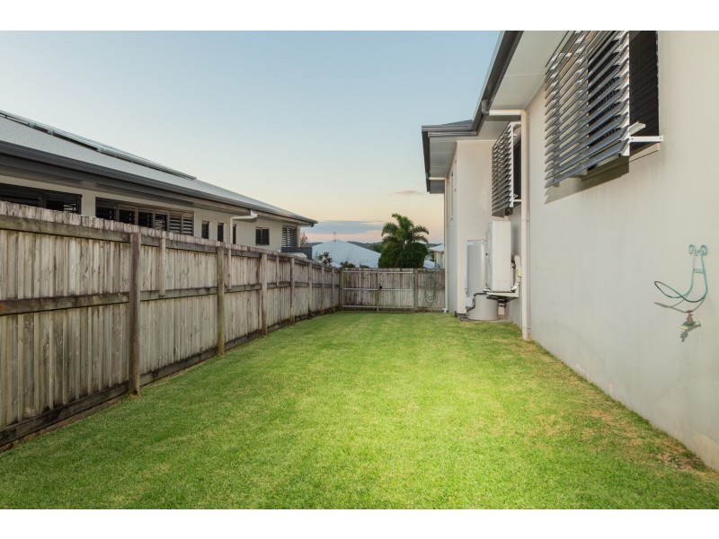 21 Douglas Crescent, Rural View QLD 4740
