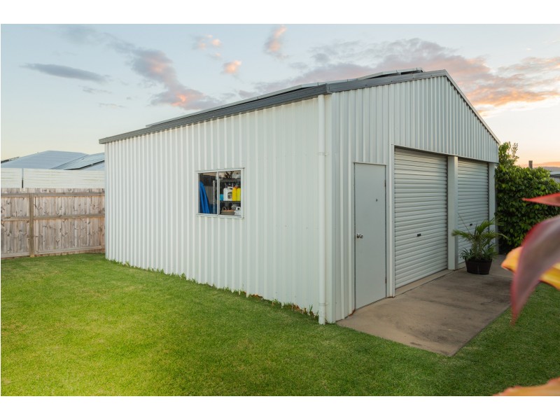 21 Douglas Crescent, Rural View QLD 4740