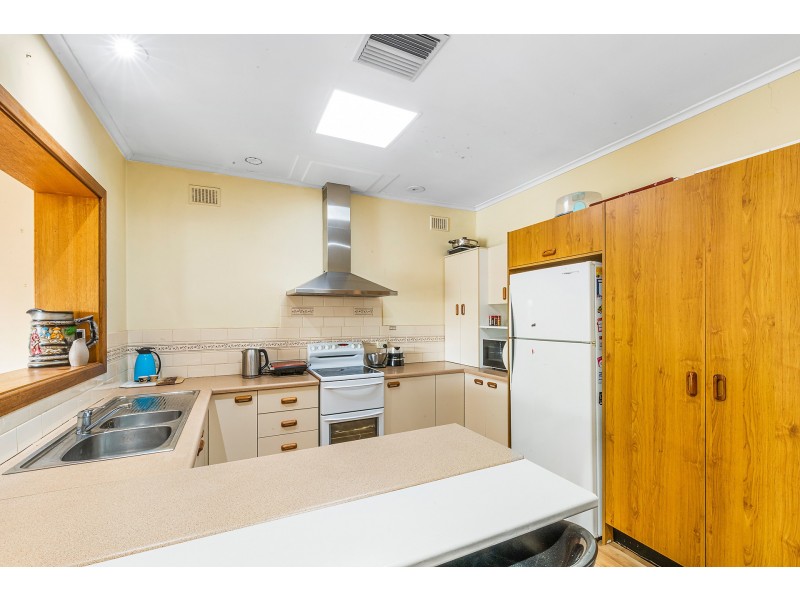 12 Graham Street, Para Hills SA 5096