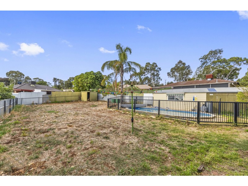 12 Graham Street, Para Hills SA 5096