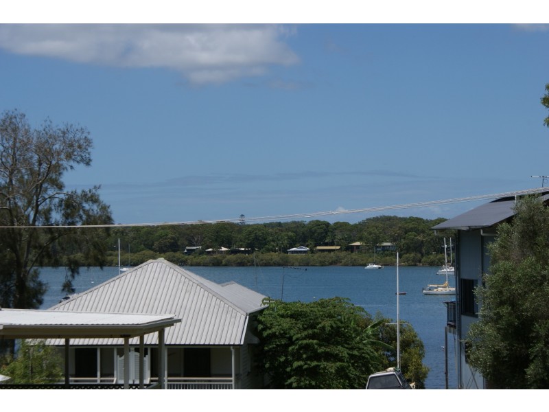 31 Lucas Drive, Lamb Island QLD 4184