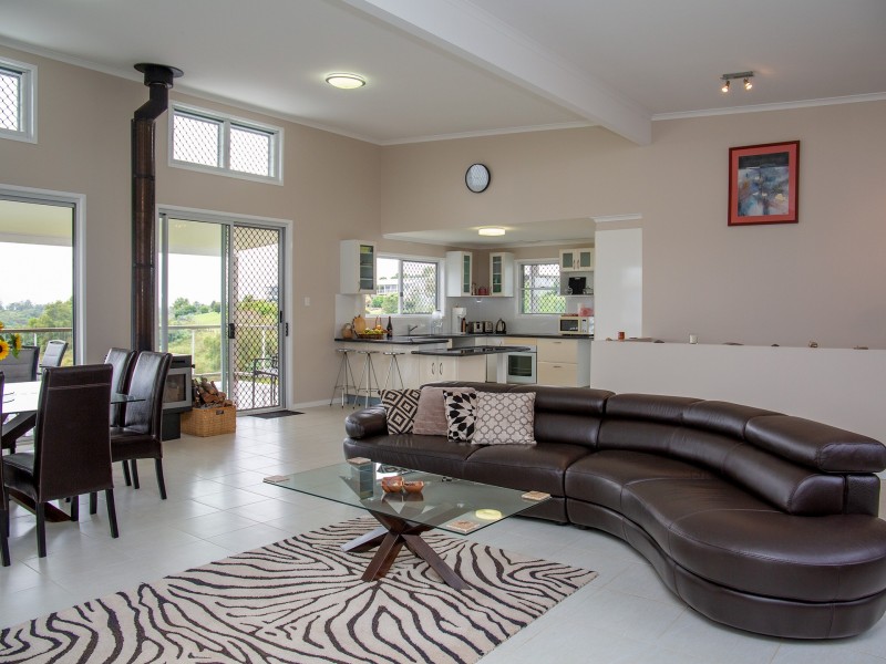 21 Lorikeet Lane, Maleny QLD 4552