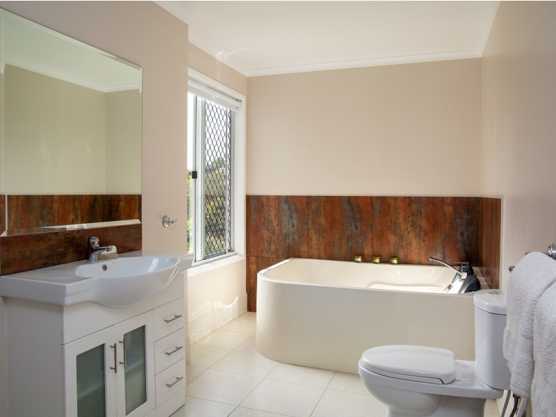 21 Lorikeet Lane, Maleny QLD 4552