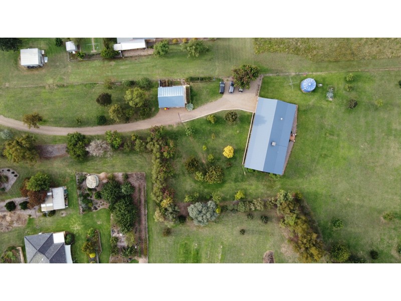 20 Petticoat Lane, Young NSW 2594