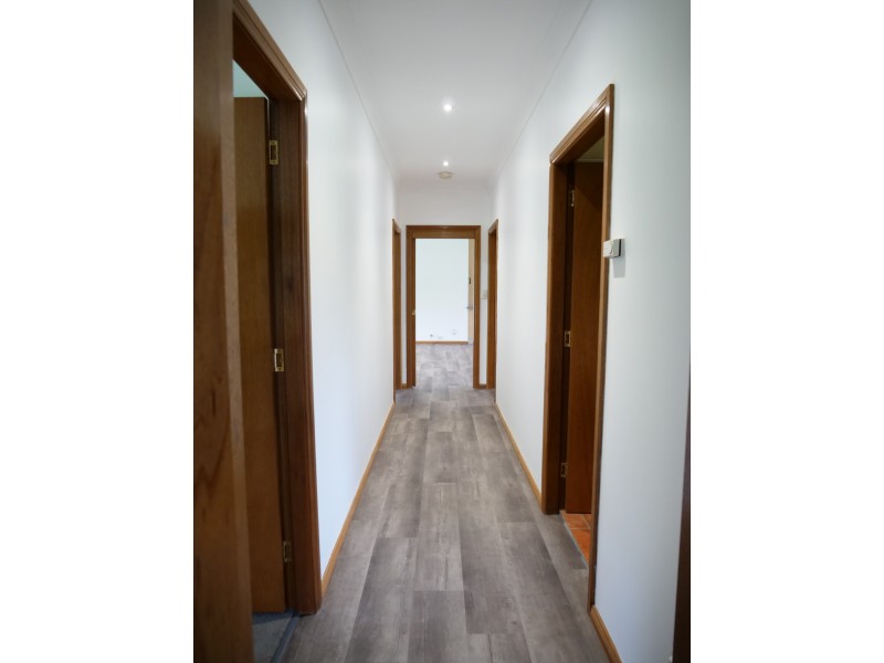 20 Petticoat Lane, Young NSW 2594