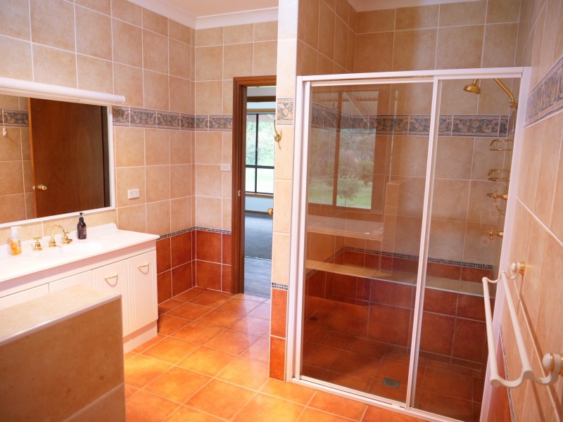 20 Petticoat Lane, Young NSW 2594