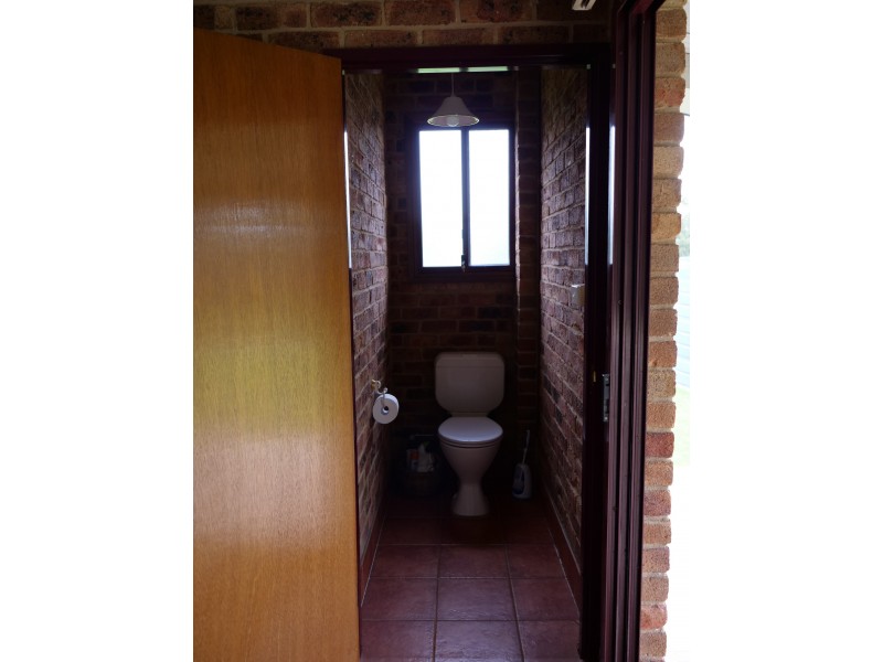 20 Petticoat Lane, Young NSW 2594