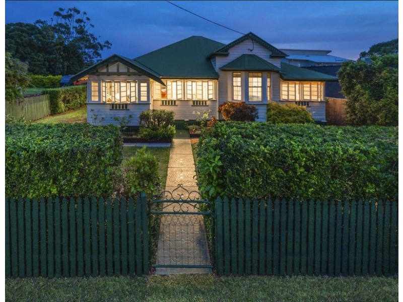 107 Colburn Ave, Victoria Point QLD 4165