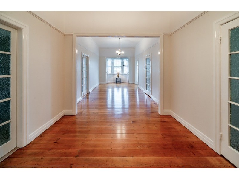 107 Colburn Ave, Victoria Point QLD 4165