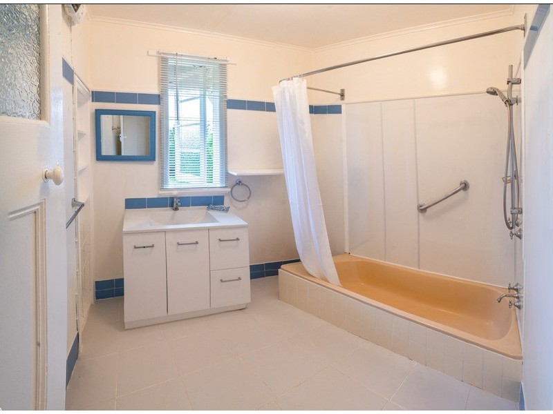 107 Colburn Ave, Victoria Point QLD 4165