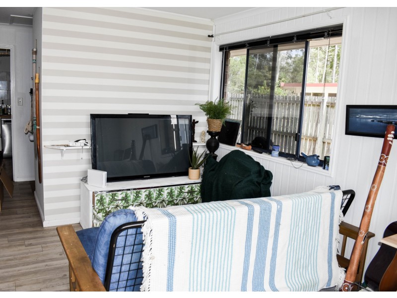 8 Tree View Road, Toogoom QLD 4655