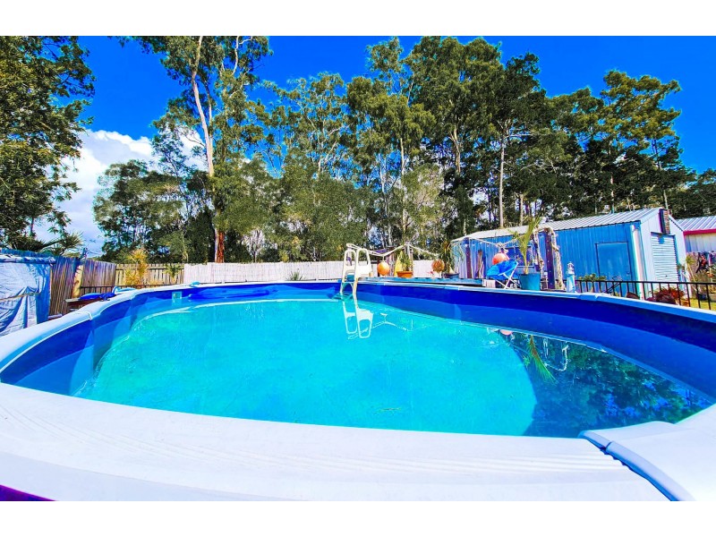 8 Tree View Road, Toogoom QLD 4655