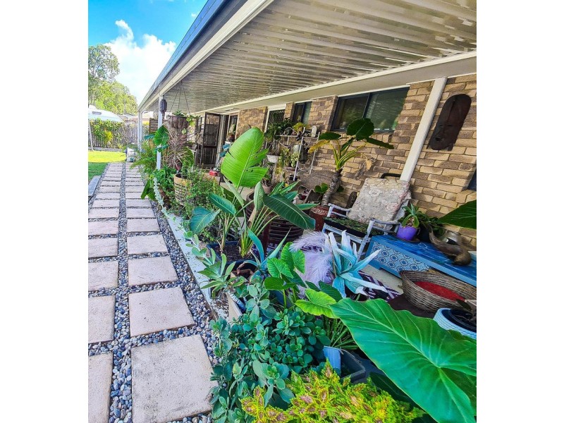 8 Tree View Road, Toogoom QLD 4655