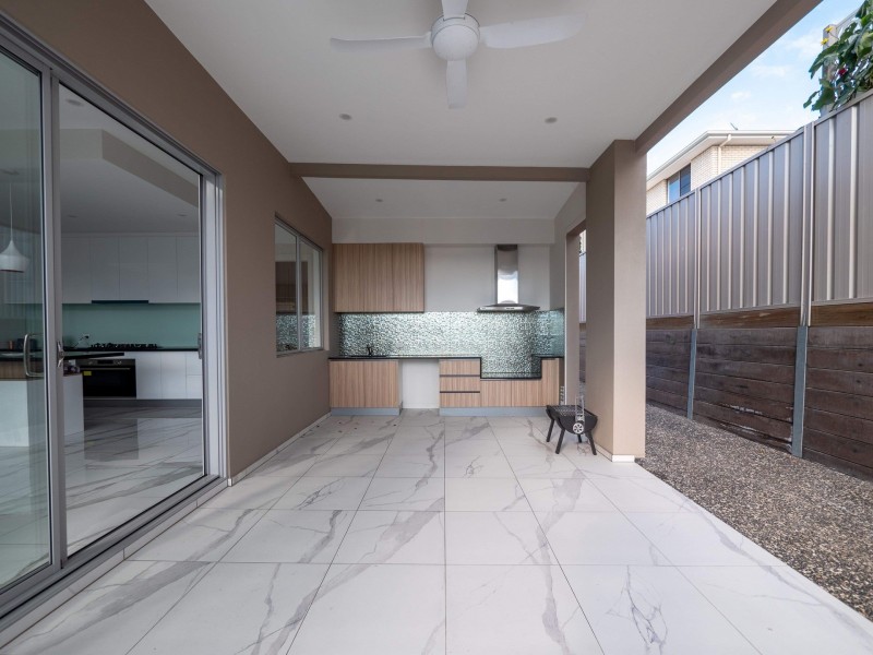 6 Maculata Crescent, Karawatha QLD 4117