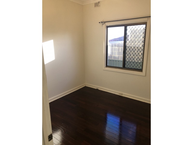 31 Manolas Way, Girrawheen WA 6064