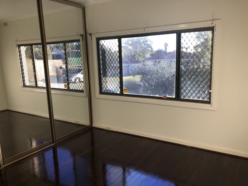 31 Manolas Way, Girrawheen WA 6064