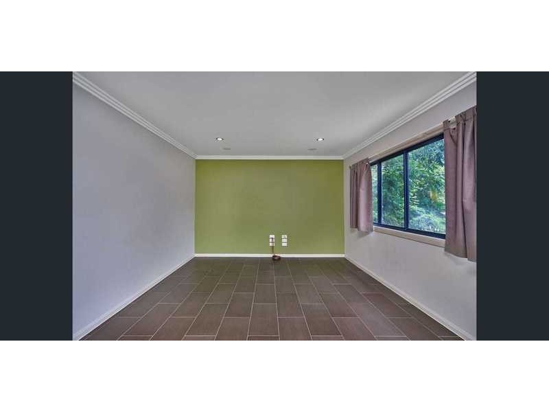 17 Kowinka Street, White Rock QLD 4868